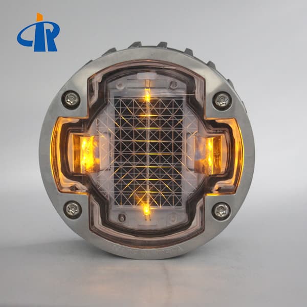 <h3>China Solar Road Studs 30T Resistance Used in Middle of Road</h3>
